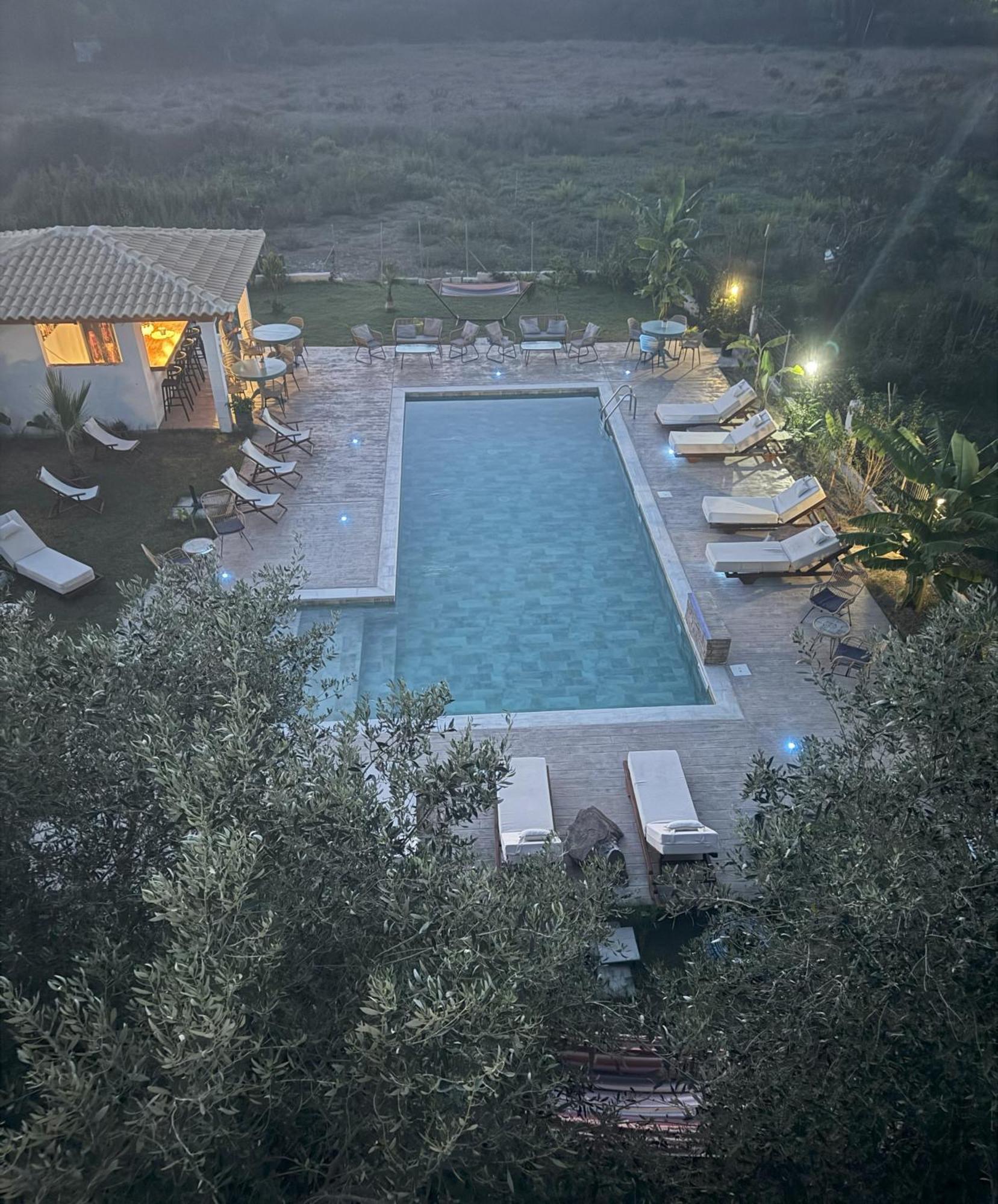 Kapetanios Luxury Aparthotel Agios Georgios  Exteriör bild